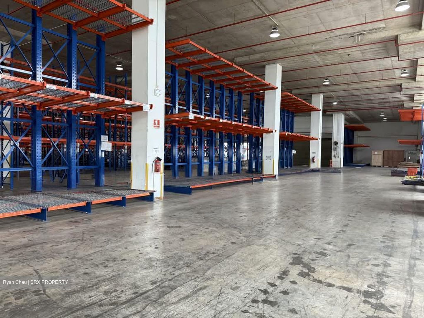 Ibm Place (D16), Warehouse #581726301